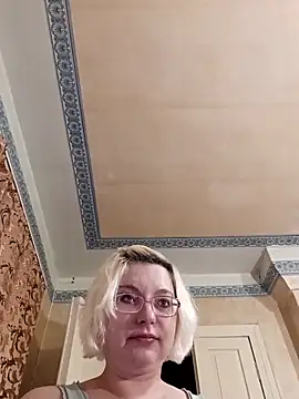 Snapshot of VikaKing chatting on March 9, 2026, 8:02 pm VikaKing online show from March 9, 2026, 8:02 pm