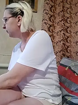 Snapshot of VikaKing chatting on March 18, 2026, 11:57 am VikaKing online show from March 18, 2026, 11:57 am