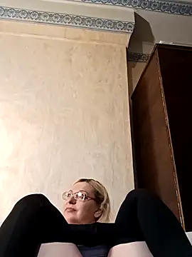 Snapshot of VikaKing chatting on March 22, 2026, 7:28 pm VikaKing online show from March 22, 2026, 7:28 pm