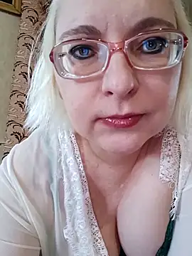 Snapshot of VikaKing chatting on April 5, 2026, 5:59 am VikaKing online show from April 5, 2026, 5:59 am