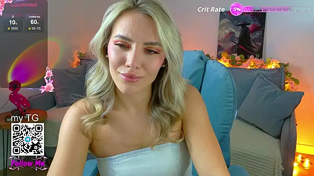 HoneyJohansson online show from September 9, 2025, 3:22 pm