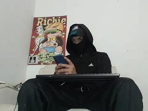 Snapshot of Thomasjons_ chatting on November 4, 2025, 12:43 am Thomasjons online show from November 4, 2025, 12:43 am