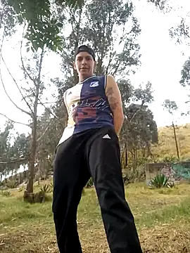 Snapshot of Thomasjons_ chatting on November 13, 2025, 6:07 pm Thomasjons online show from November 13, 2025, 6:07 pm