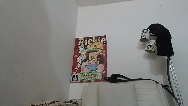 Snapshot of Thomasjons_ chatting on December 14, 2025, 5:40 pm Thomasjons online show from December 14, 2025, 5:40 pm