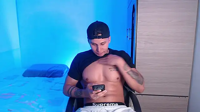 valentinosex1 online show from July 8, 2026, 12:59 am