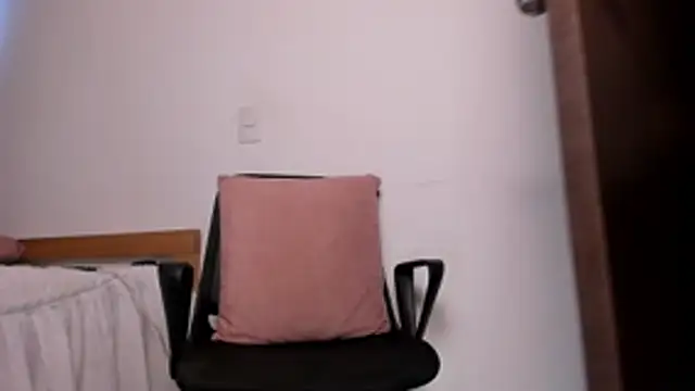 axel davis  online show from November 3, 2025, 8:32 pm