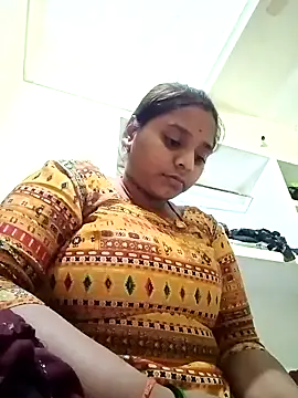 Hot crety online show from November 27, 2025, 1:24 pm