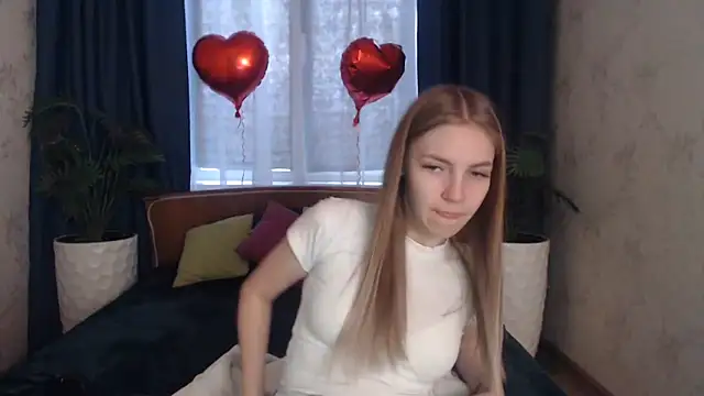 HitGyrl online show from March 17, 2026, 1:10 am