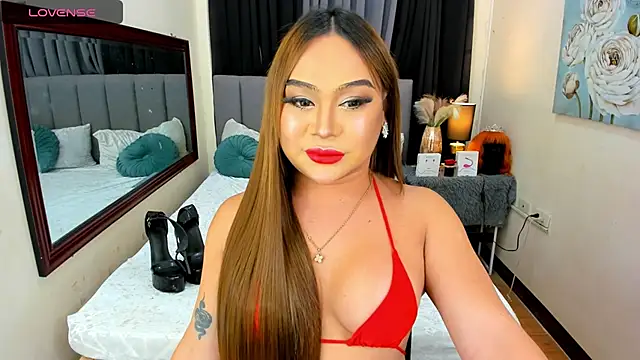 Snapshot of ZiaFamurri chatting on May 10, 2026, 8:47 pm ZiaFamurri online show from May 10, 2026, 8:47 pm