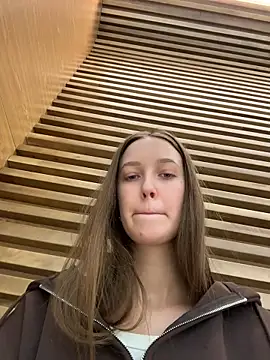 ElliRose online show from November 30, 2025, 8:07 am