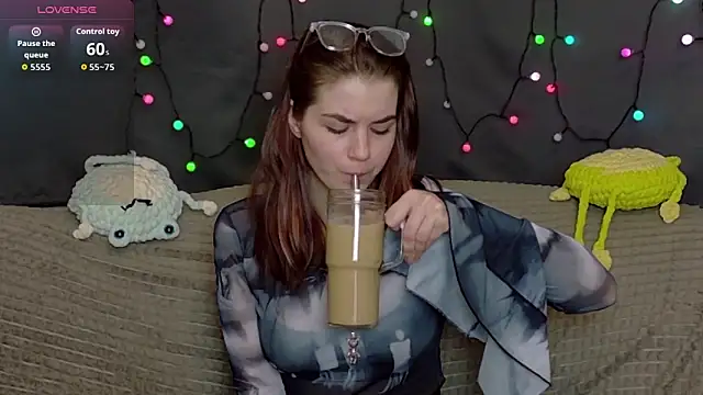 Snapshot of ElzaBlis chatting on December 20, 2025, 2:57 pm ElzaBlis online show from December 20, 2025, 2:57 pm