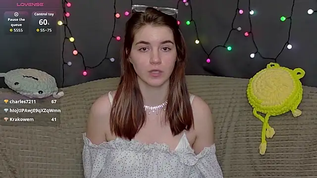 Snapshot of ElzaBlis chatting on January 5, 2026, 5:27 pm ElzaBlis online show from January 5, 2026, 5:27 pm