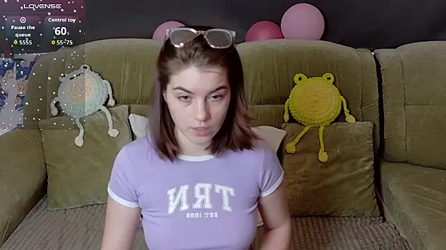 ElzaBlis online show from March 8, 2026, 2:10 pm