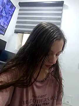 Snapshot of VioletaNova chatting on February 4, 2026, 2:12 pm VioletaNova online show from February 4, 2026, 2:12 pm