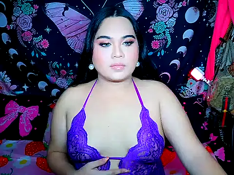 YourThicc bella online show from June 9, 2026, 2:39 pm