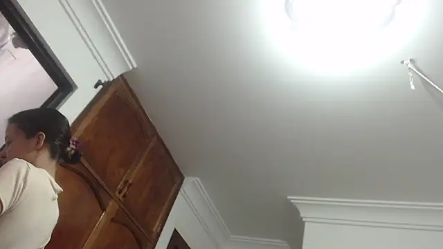 nathaly jones  online show from April 9, 2026, 11:59 am