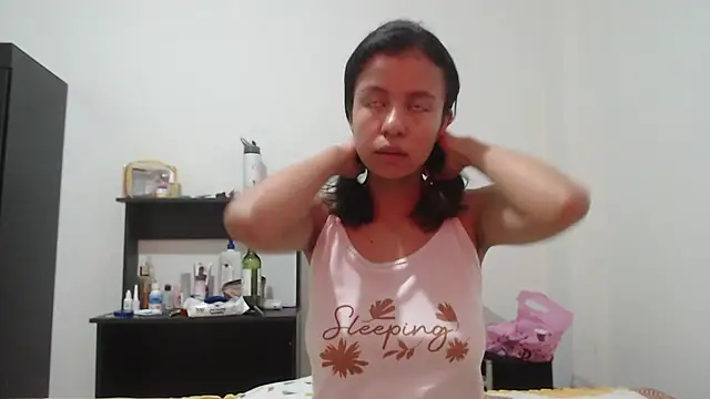 nathaly jones  online show from May 26, 2026, 12:23 pm