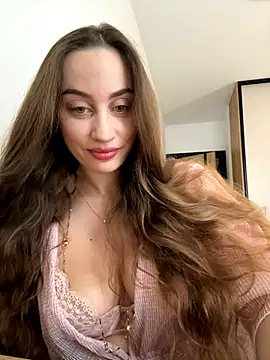 Maribelle Vinnie online show from December 15, 2025, 11:36 am