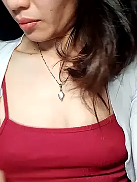 Hinna x online show from November 24, 2025, 2:28 pm