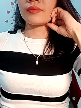 Hinna x online show from March 12, 2026, 2:45 pm