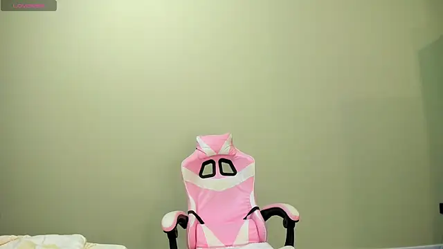 obokozu mai online show from November 9, 2025, 4:33 am