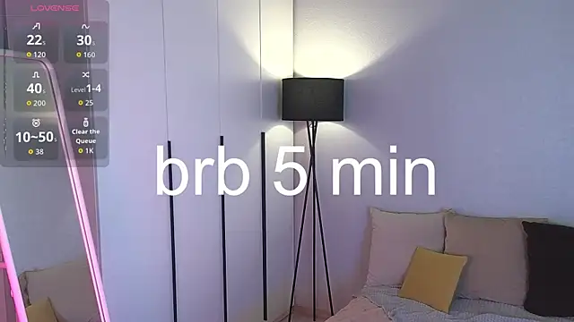 EsmaWonka online show from October 9, 2025, 7:28 am