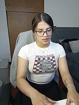 asumi 18 online show from December 5, 2025, 6:59 pm