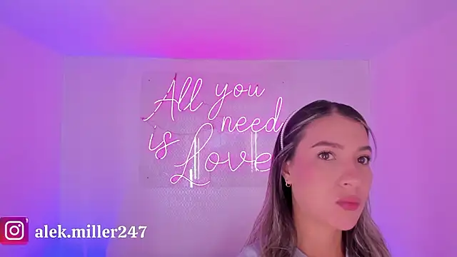 aleksandramiller  online show from February 3, 2026, 1:05 pm