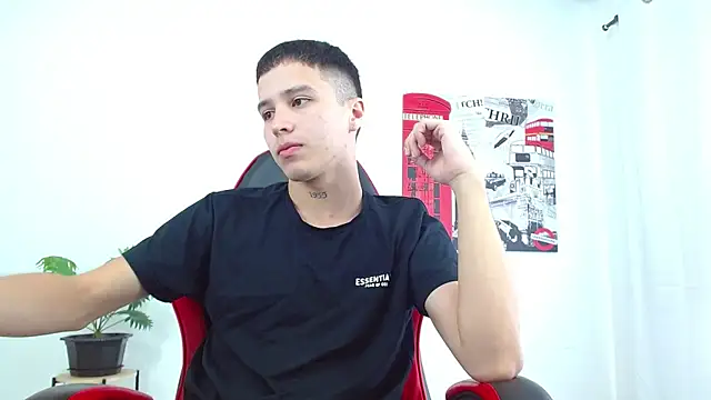 Cumandres18 online show from October 17, 2025, 2:19 pm