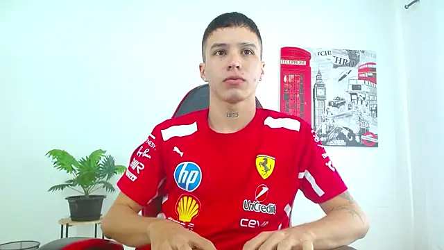 Cumandres18 online show from November 25, 2025, 2:06 pm