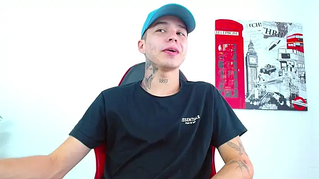 Cumandres18 online show from February 14, 2026, 2:47 pm