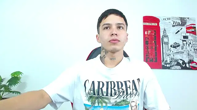 Cumandres18 online show from February 23, 2026, 2:58 pm