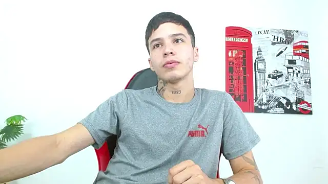 Cumandres18 online show from February 27, 2026, 3:23 pm