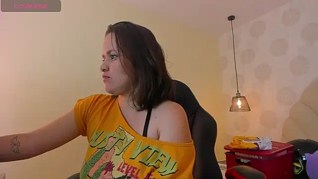 GIANAMILLER6 online show from October 10, 2025, 12:15 pm