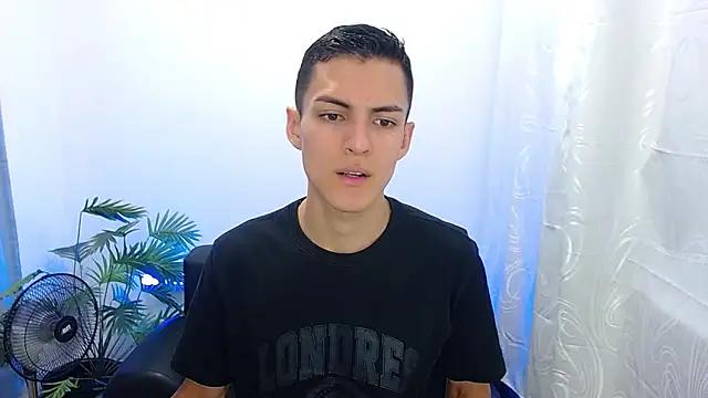 Matiius18 online show from September 17, 2025, 2:08 pm