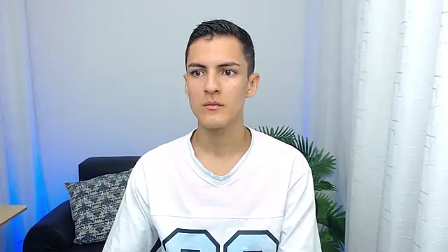 Matiius18 online show from October 3, 2025, 2:36 pm