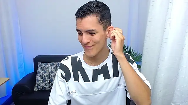 Matiius18 online show from October 7, 2025, 1:52 pm