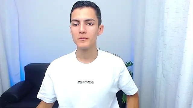 Matiius18 online show from November 5, 2025, 2:28 pm