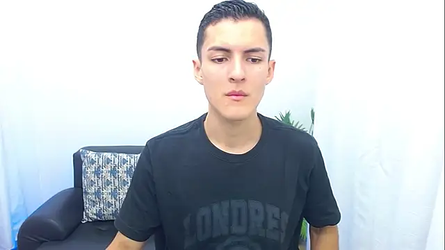 Matiius18 online show from December 15, 2025, 1:59 pm