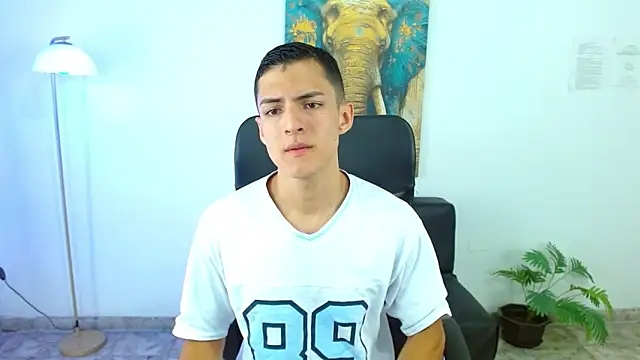 Matiius18 online show from April 13, 2026, 2:33 pm