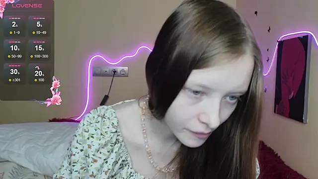 AliceHaris online show from October 29, 2025, 3:42 am