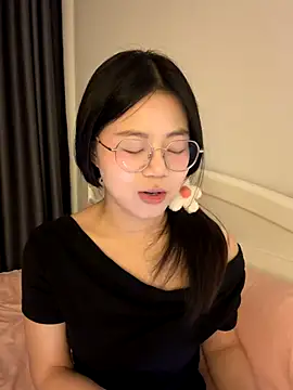 Ella-A9 online show from September 9, 2025, 4:39 pm