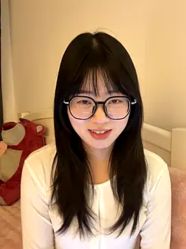 Ella-A9 online show from December 4, 2025, 3:32 pm