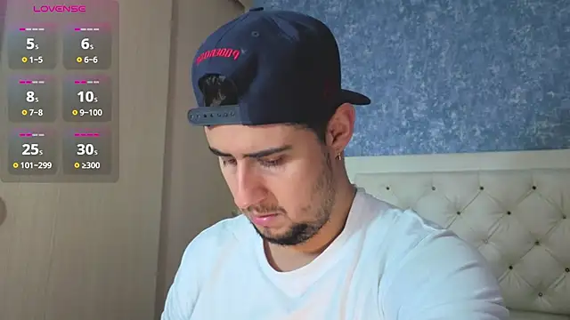 ryan evanss online show from December 1, 2025, 10:26 pm