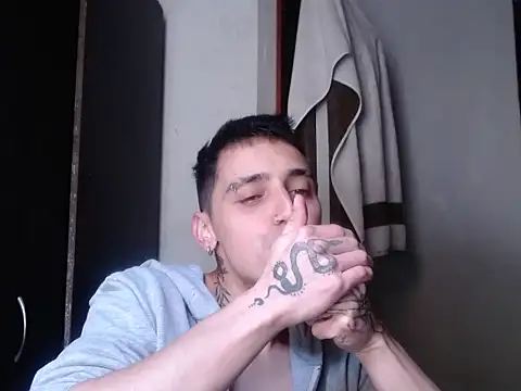 xalejo max online show from November 19, 2025, 5:57 pm