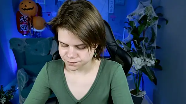 EllieMurler online show from October 24, 2025, 9:06 am