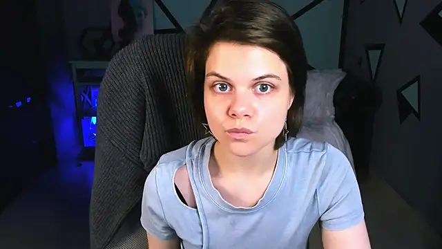 EllieMurler online show from November 5, 2025, 9:20 am