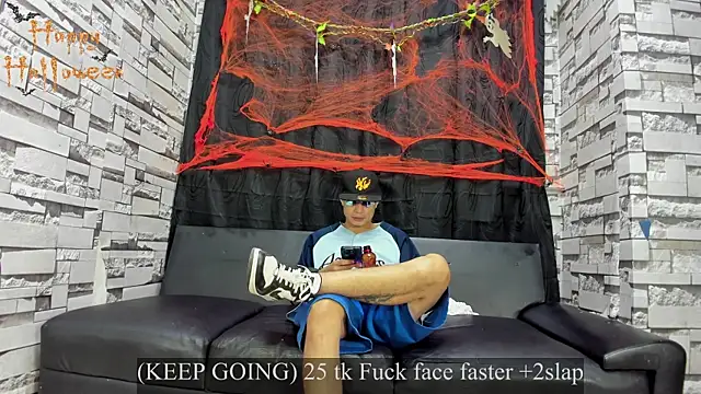 Snapshot of Crazy_Cult_Sex chatting on October 25, 2025, 1:07 pm Crazy Cult Sex online show from October 25, 2025, 1:07 pm