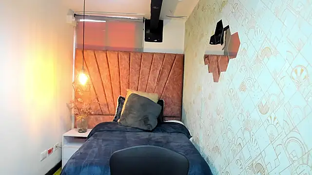 Snapshot of Kiara_Cruz__ chatting on February 19, 2026, 8:38 pm Kiara Cruz online show from February 19, 2026, 8:38 pm