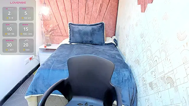 Kiara Cruz   online show from April 8, 2026, 9:37 pm